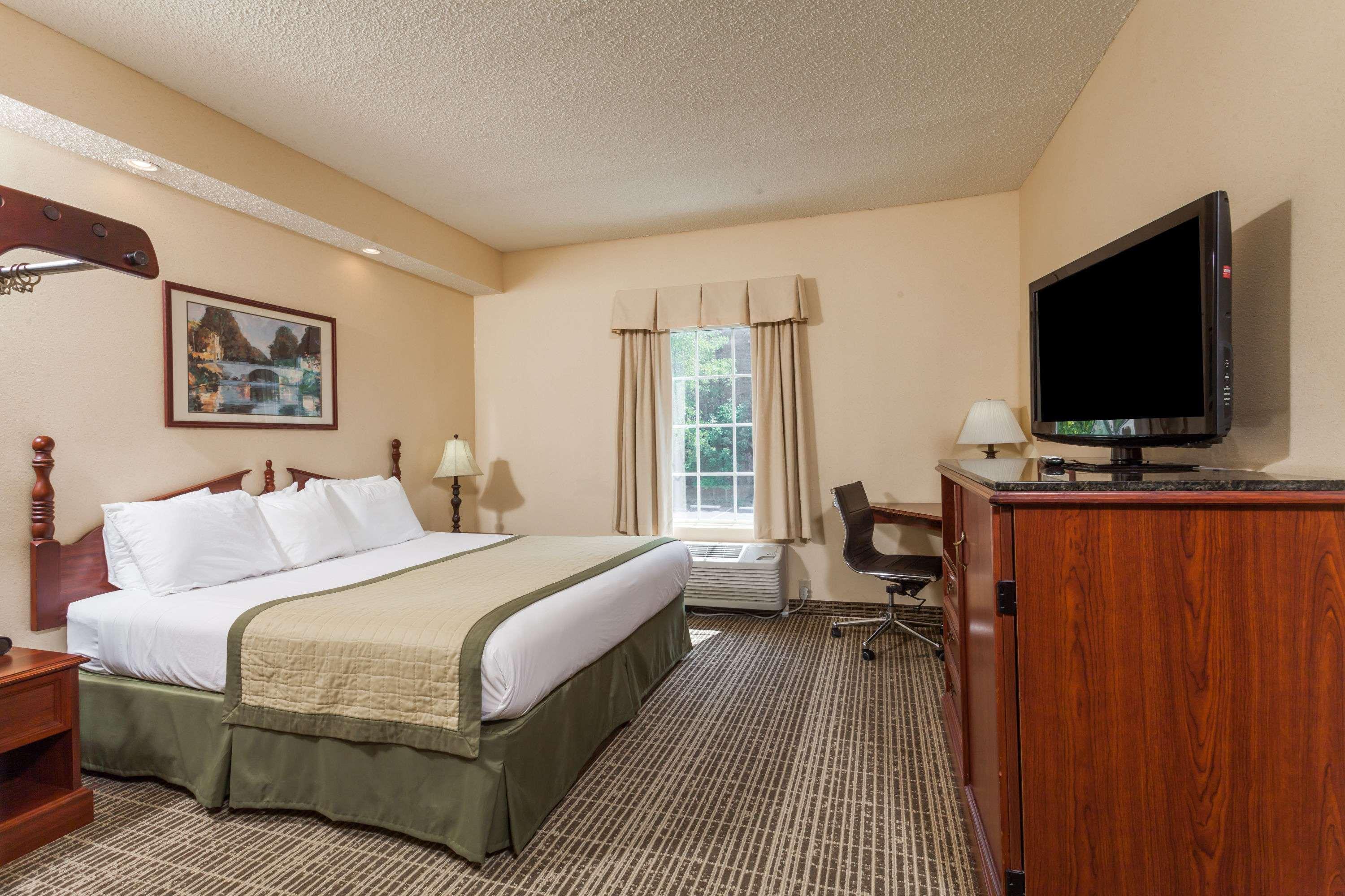 Baymont By Wyndham Columbia Maury Exterior foto